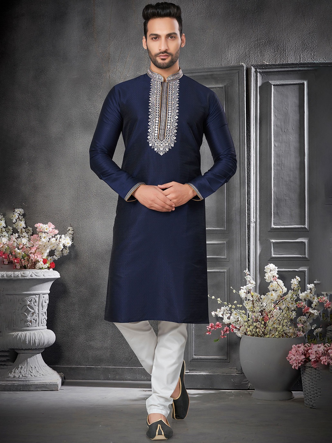 BERISTON Ethnic Motifs Woven Design Thread Work Pure Silk Straight Kurta with Pyjamas, Navy blue
BERISTON Ethnic Motifs Woven Design Thread Work Pure Silk Straight Kurta with Pyjamas, Navy blue