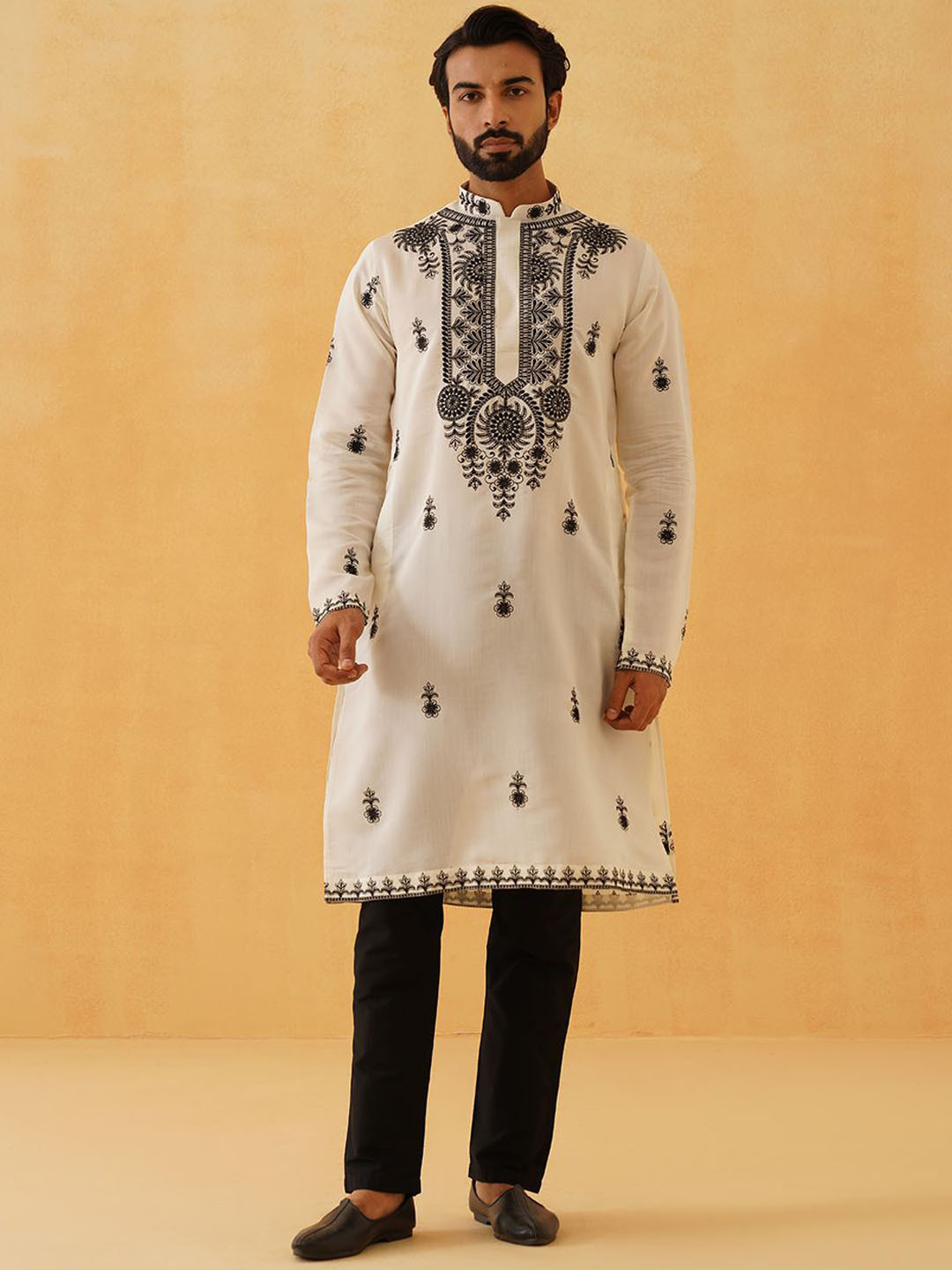 SOJANYA LUXE Ethnic Motifs Embroidered Thread Work Straight Kurta With Trousers, Cream
SOJANYA LUXE Ethnic Motifs Embroidered Thread Work Straight Kurta With Trousers, Cream