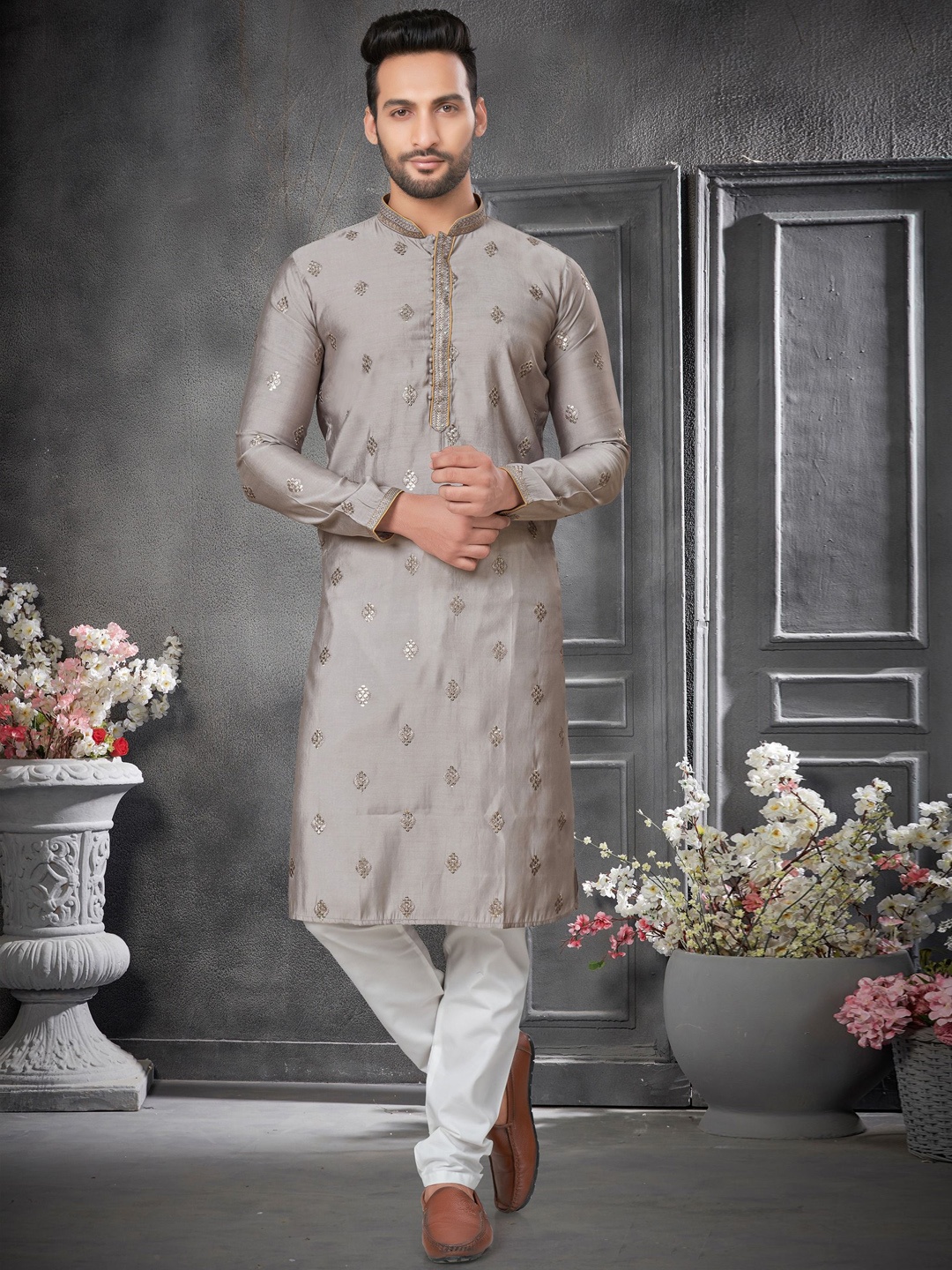 BERISTON Men Floral Embroidered Regular Thread Work Chanderi Silk Kurta with Pyjamas, Grey
BERISTON Men Floral Embroidered Regular Thread Work Chanderi Silk Kurta with Pyjamas, Grey