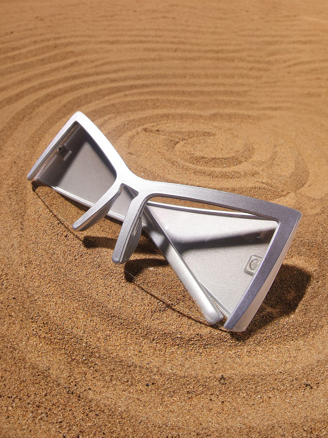 French Accent Men Sunglasses with Polarised Lens, Silver
French Accent Men Sunglasses with Polarised Lens, Silver