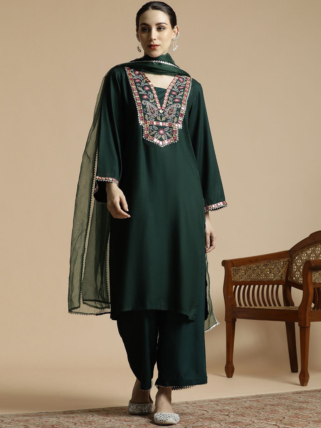 Anouk Floral Embroidered Regular Mirror Work Straight Kurta with Palazzos & Dupatta, Green
Anouk Floral Embroidered Regular Mirror Work Straight Kurta with Palazzos & Dupatta, Green