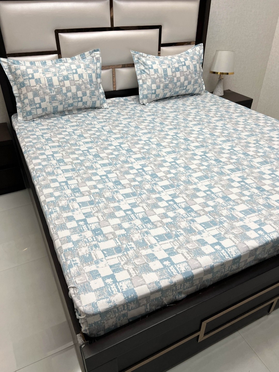 Pure Decor Royal Passion Green Printed 350 TC Pure Cotton Queen Bedsheet & 2 Pillow Covers
Pure Decor Royal Passion Green Printed 350 TC Pure Cotton Queen Bedsheet & 2 Pillow Covers