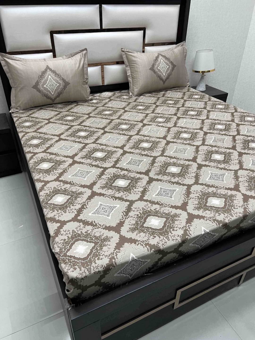 Pure Decor Royal Majestic Brown Printed 380 TC Pure Cotton King Bedsheet & 2 Pillow Covers
Pure Decor Royal Majestic Brown Printed 380 TC Pure Cotton King Bedsheet & 2 Pillow Covers