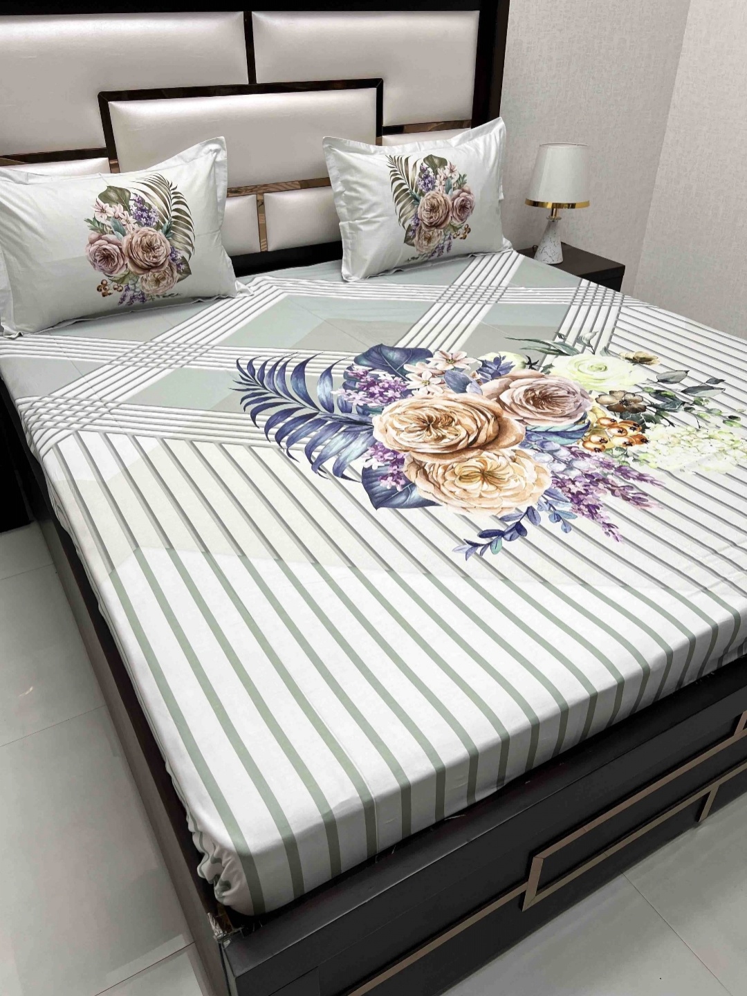 Pure Decor Majestic White & Brown Floral 600 TC King Cotton Bedsheet with 2 Pillow Covers
Pure Decor Majestic White & Brown Floral 600 TC King Cotton Bedsheet with 2 Pillow Covers