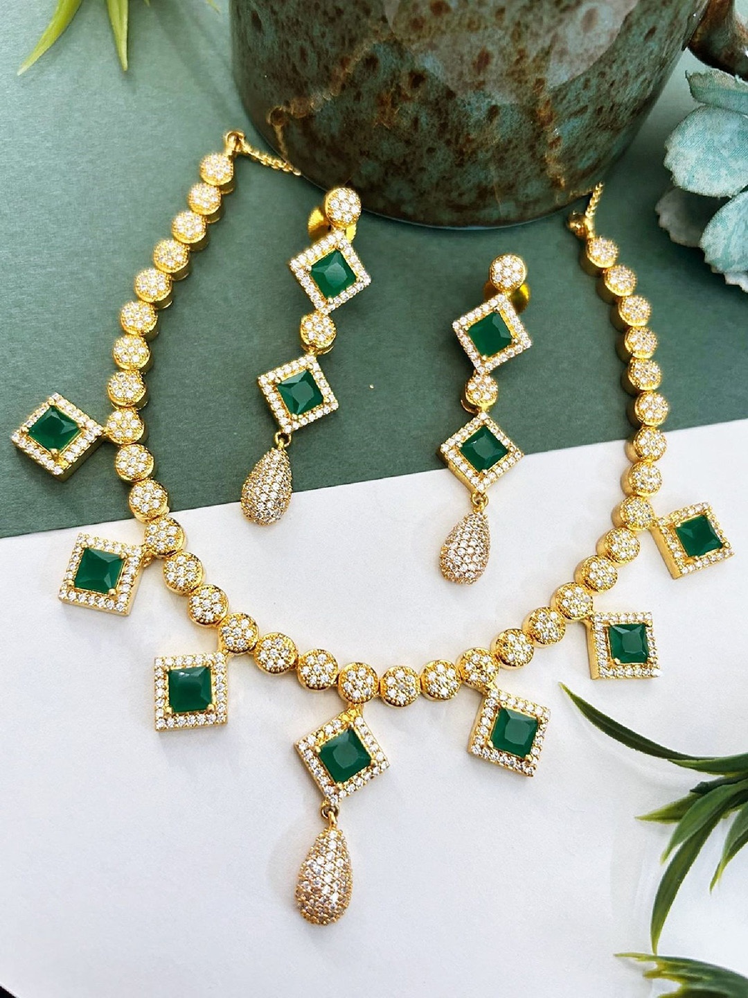GRIIHAM Sayara Collection Gold-Plated Brass Cubic Zirconia Studded Jewellery Set
GRIIHAM Sayara Collection Gold-Plated Brass Cubic Zirconia Studded Jewellery Set