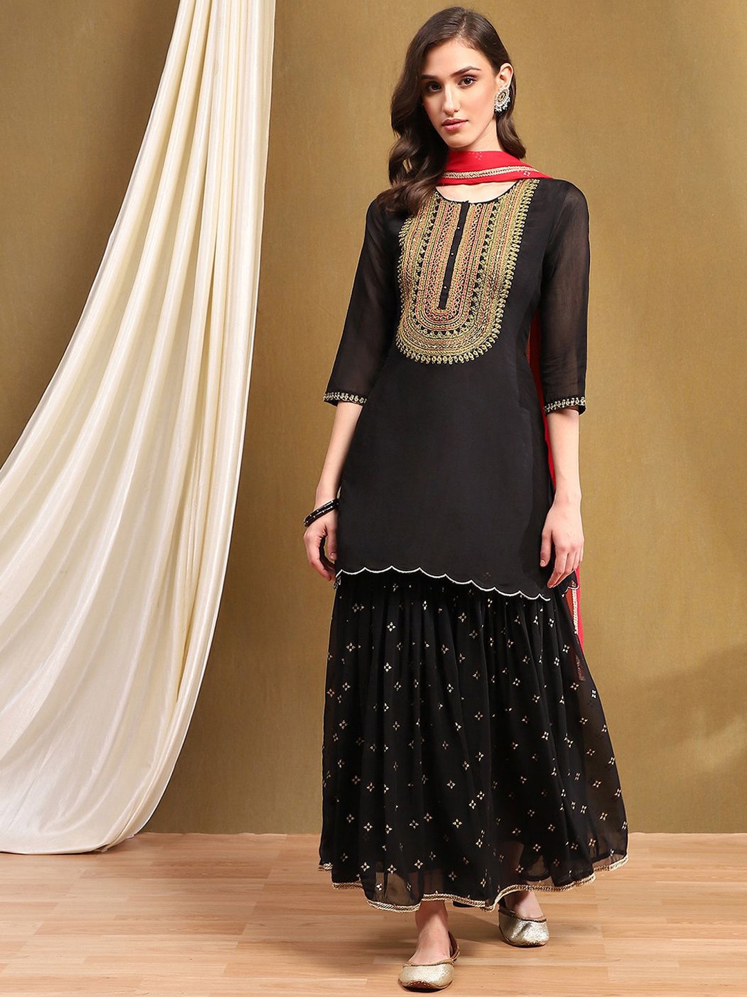 Biba Ethnic Motifs Yoke Design Thread Work Straight Kurta with Sharara & Dupatta, Black
Biba Ethnic Motifs Yoke Design Thread Work Straight Kurta with Sharara & Dupatta, Black