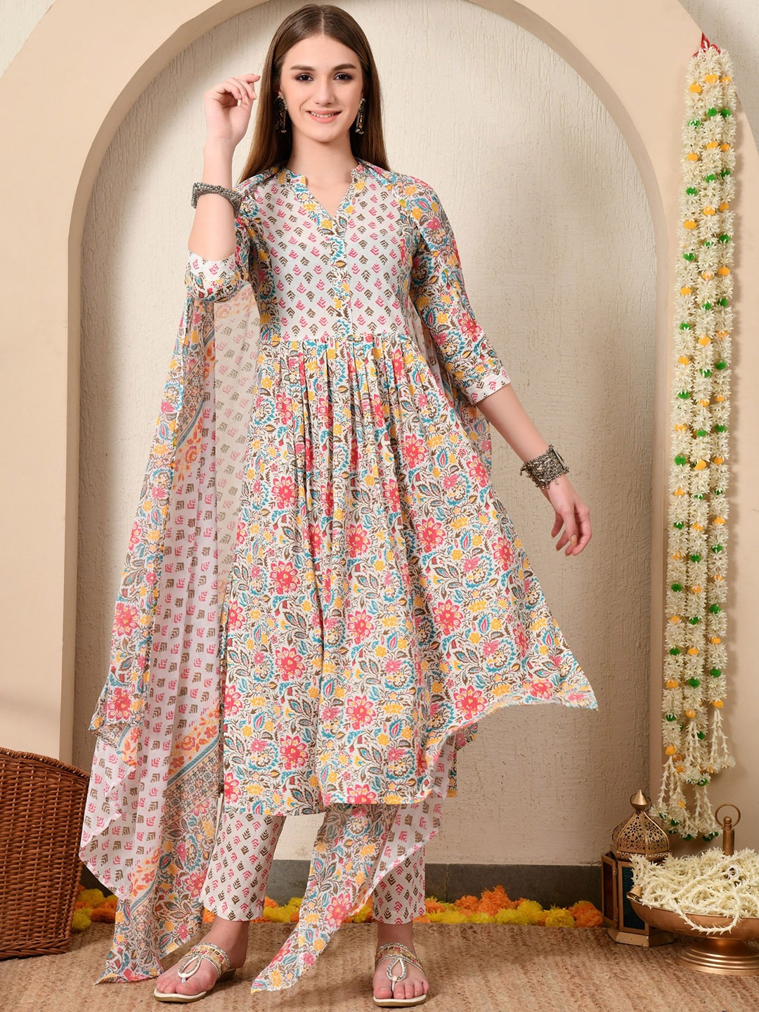 LYCHNIS Women Floral Printed Pleated Pure Cotton Kurta with Trousers & With Dupatta, White
LYCHNIS Women Floral Printed Pleated Pure Cotton Kurta with Trousers & With Dupatta, White
