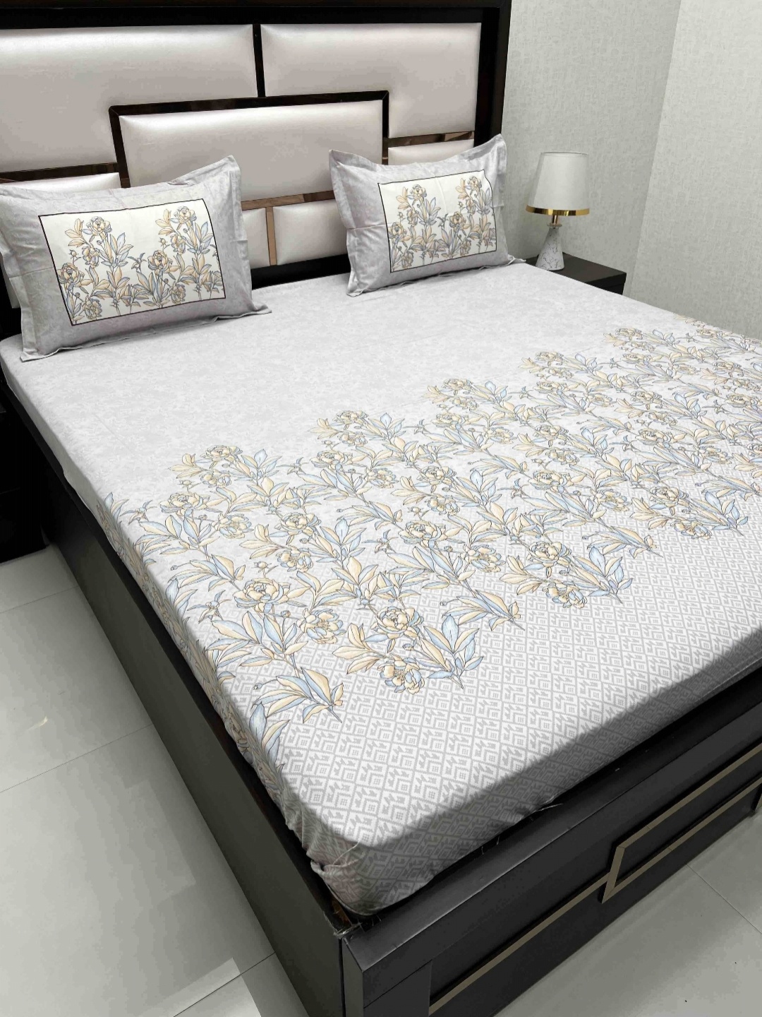 Pure Decor Lifestyle Off White Printed 400 TC Cotton King Bedsheet with 2 Pillow Covers
Pure Decor Lifestyle Off White Printed 400 TC Cotton King Bedsheet with 2 Pillow Covers