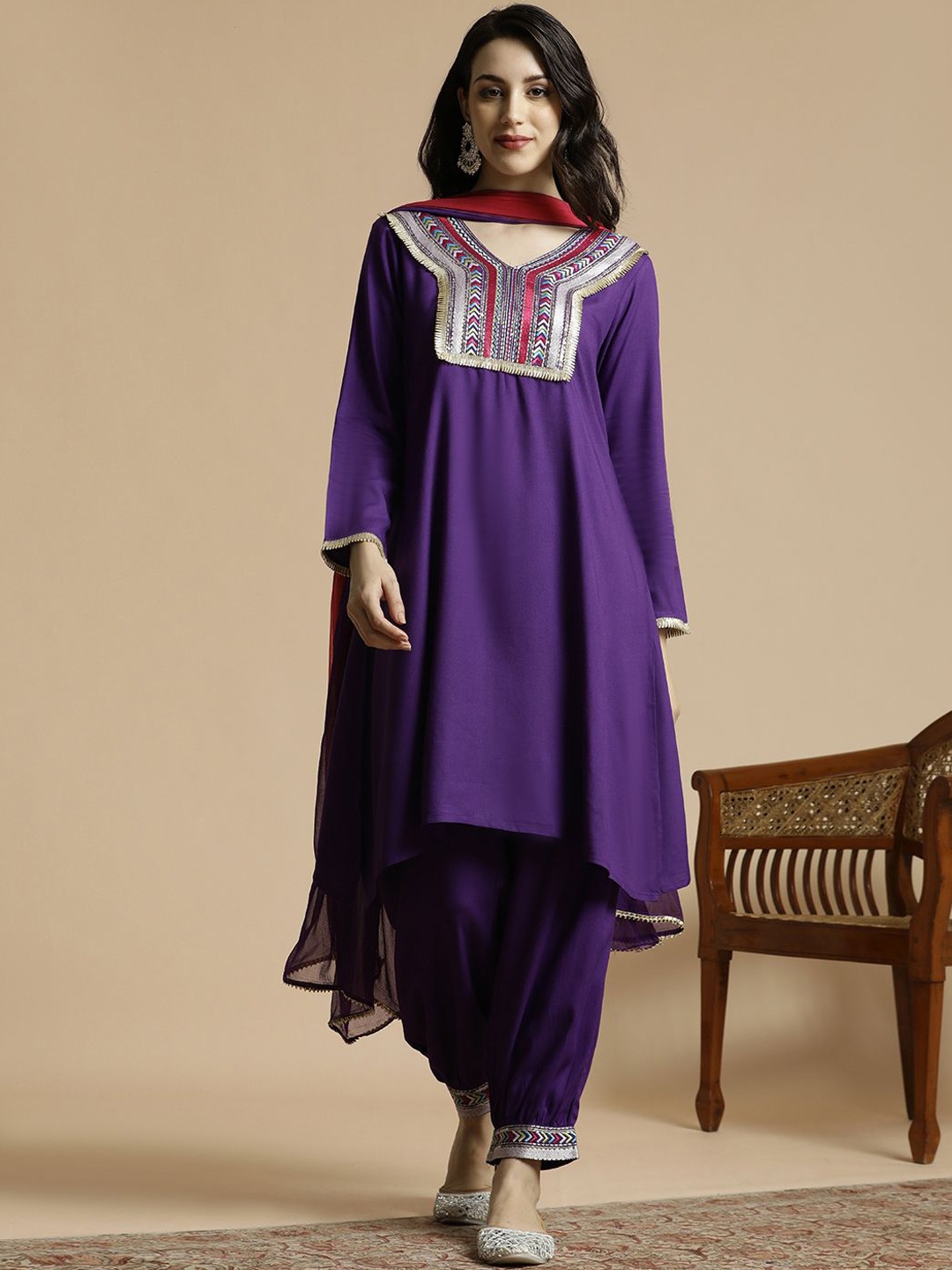 Anouk Geometric Embroidered Thread Work A-Line Kurta With Trousers & Dupatta, Purple
Anouk Geometric Embroidered Thread Work A-Line Kurta With Trousers & Dupatta, Purple