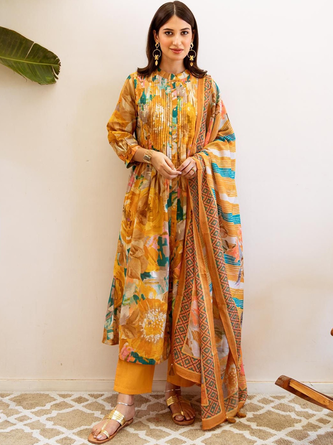Ishin Floral Printed Regular Pure Cotton A-Line Kurta with Trousers & Dupatta, Yellow
Ishin Floral Printed Regular Pure Cotton A-Line Kurta with Trousers & Dupatta, Yellow