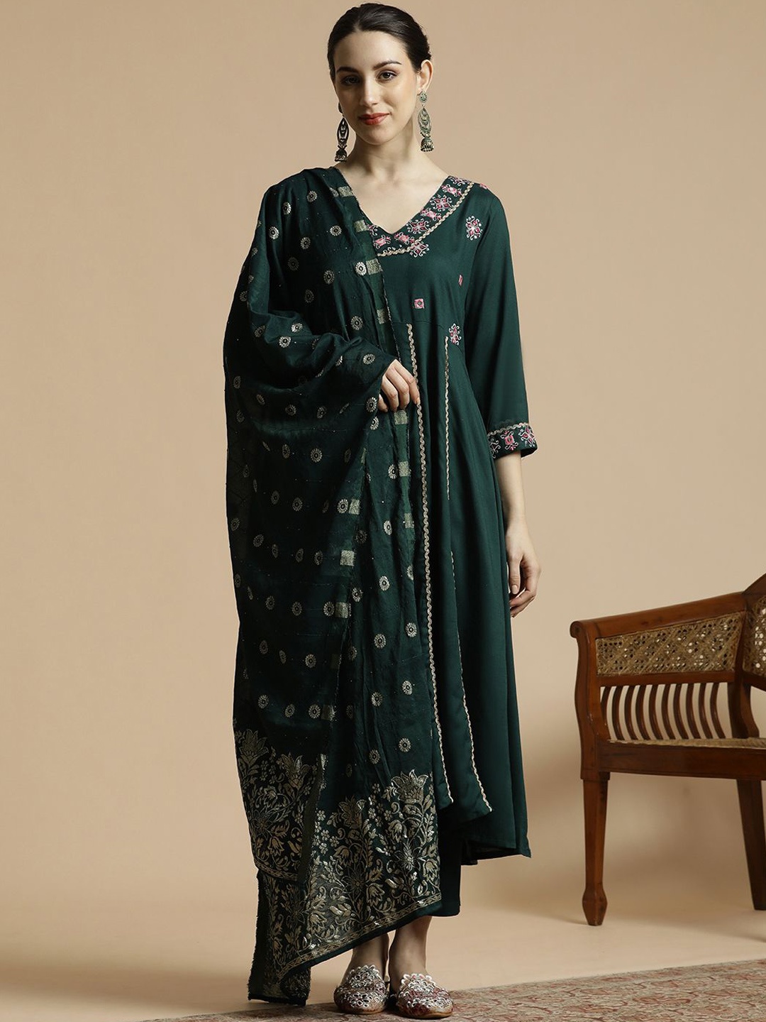 Anouk Floral Embroidered Empire Mirror Work Anarkali Kurta with Trousers & Dupatta, Green
Anouk Floral Embroidered Empire Mirror Work Anarkali Kurta with Trousers & Dupatta, Green