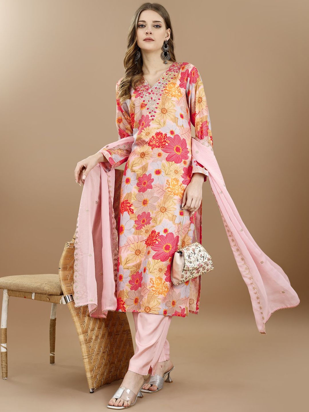 KUNDAN FAB Floral Printed Regular Thread Work Silk Blend Kurta with Pyjamas With Dupatta, Pink
KUNDAN FAB Floral Printed Regular Thread Work Silk Blend Kurta with Pyjamas With Dupatta, Pink