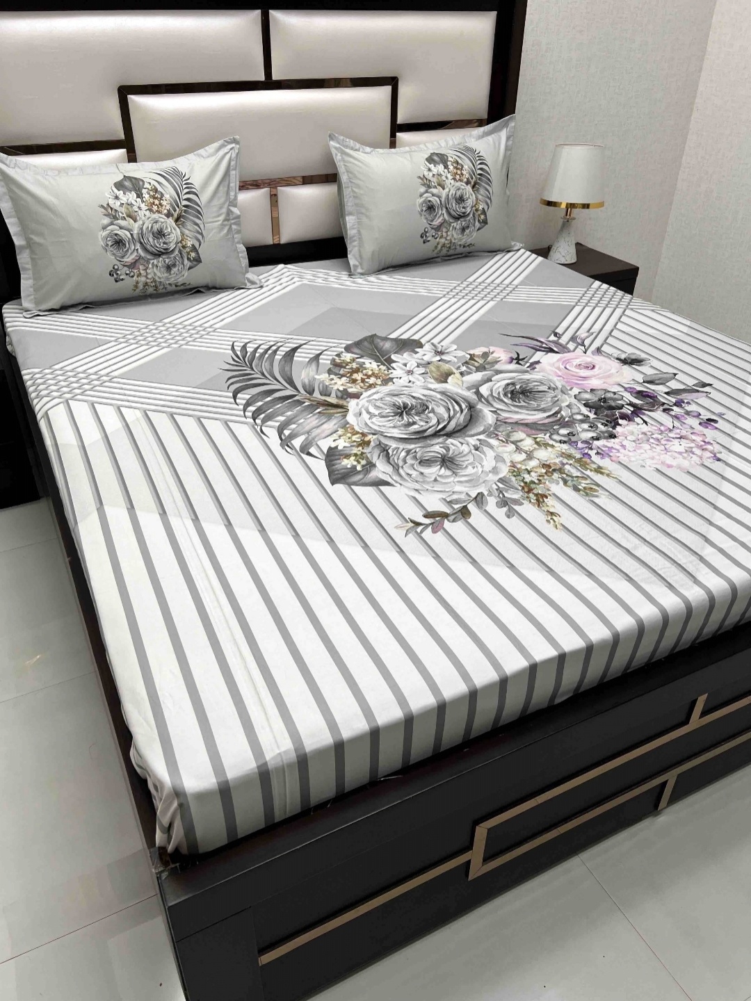 Pure Decor Majestic Grey Floral 400 TC Pure Cotton King Bedsheet With 2 Pillow Covers
Pure Decor Majestic Grey Floral 400 TC Pure Cotton King Bedsheet With 2 Pillow Covers