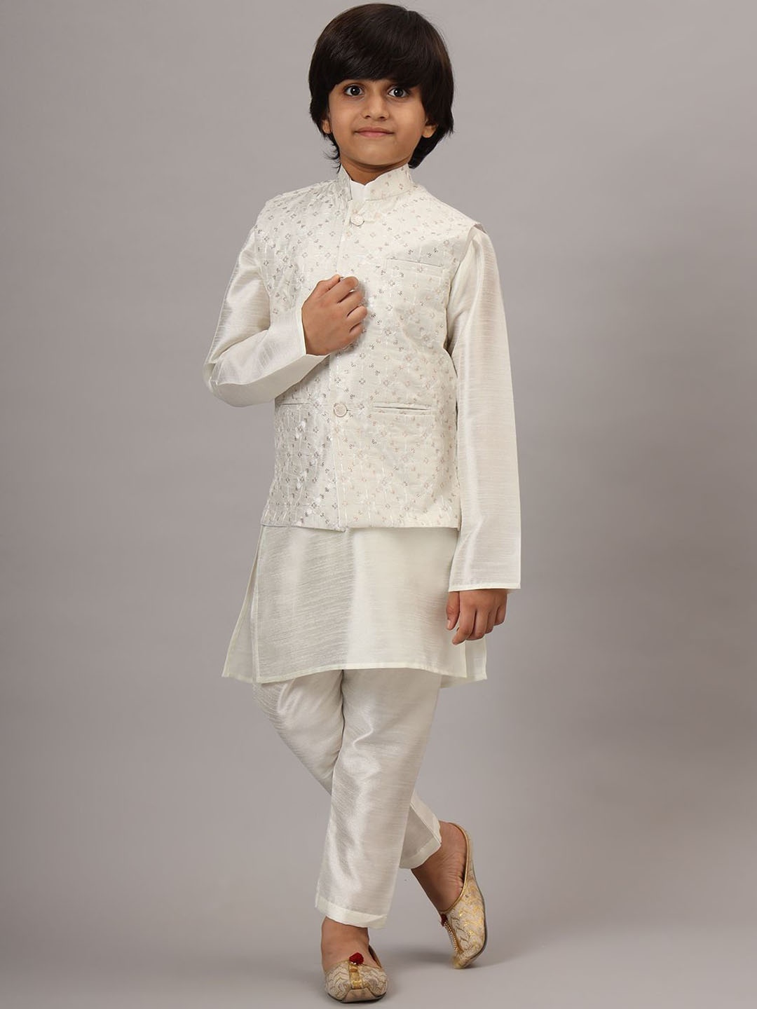 TAHVO Boys Mandarin Collar Straight Kurta with Trousers & Embroidered Nehru Jacket, Off white
TAHVO Boys Mandarin Collar Straight Kurta with Trousers & Embroidered Nehru Jacket, Off white