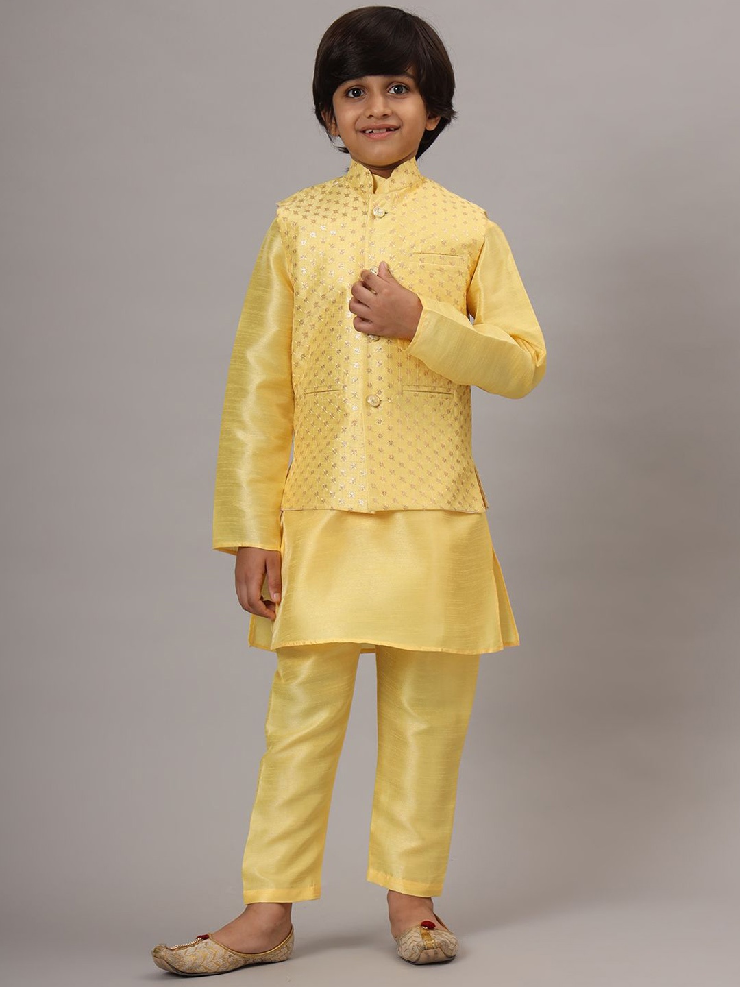 TAHVO Boys Mandarin Collar Straight Kurta with Trousers & Embroidered Nehru Jacket, Yellow
TAHVO Boys Mandarin Collar Straight Kurta with Trousers & Embroidered Nehru Jacket, Yellow