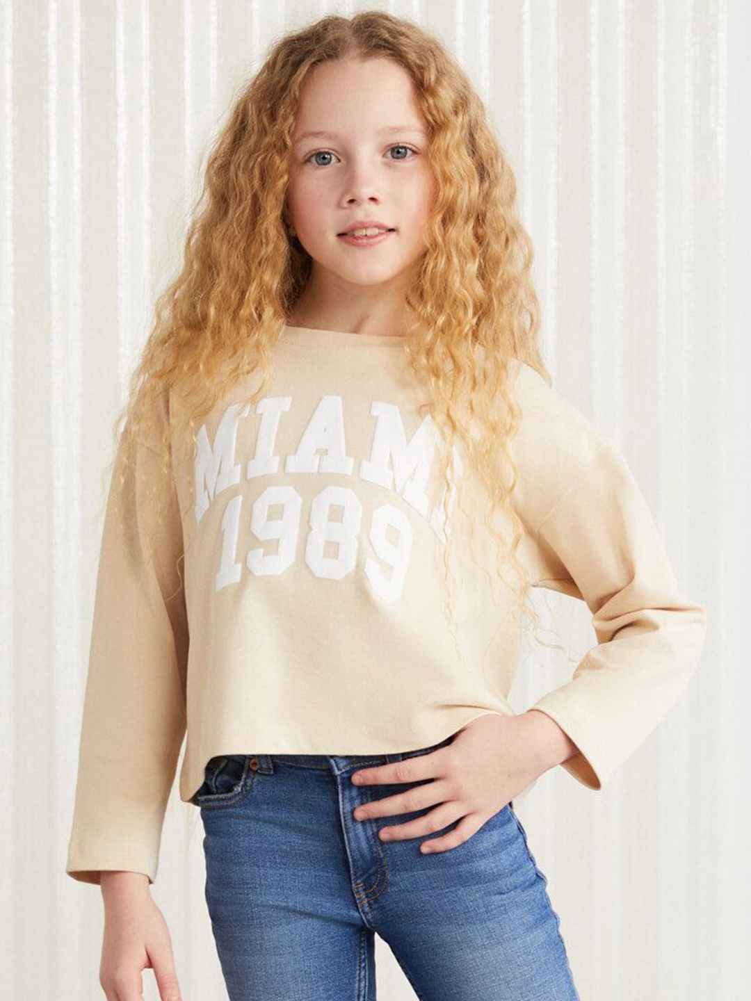GRIMELANGE Girls Typography Printed Round Neck Cotton Boxy Fit T-shirt, Cream
GRIMELANGE Girls Typography Printed Round Neck Cotton Boxy Fit T-shirt, Cream