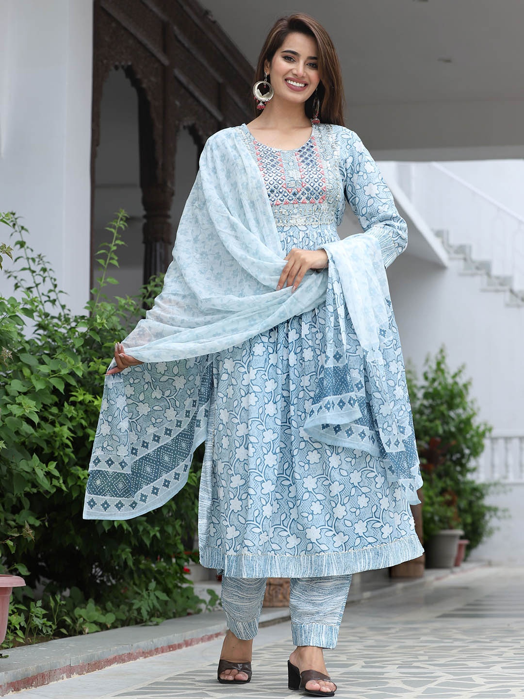 ARANGETRAM Floral Printed Mirror Work A-Line Kurta With Salwar & Dupatta, White
ARANGETRAM Floral Printed Mirror Work A-Line Kurta With Salwar & Dupatta, White