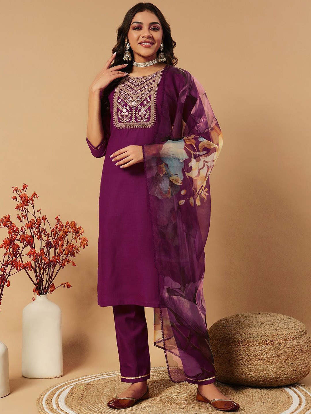 BHUMIKA CREATION Floral Embroidered Thread Work Straight Kurta With Trousers & Dupatta, Purple
BHUMIKA CREATION Floral Embroidered Thread Work Straight Kurta With Trousers & Dupatta, Purple