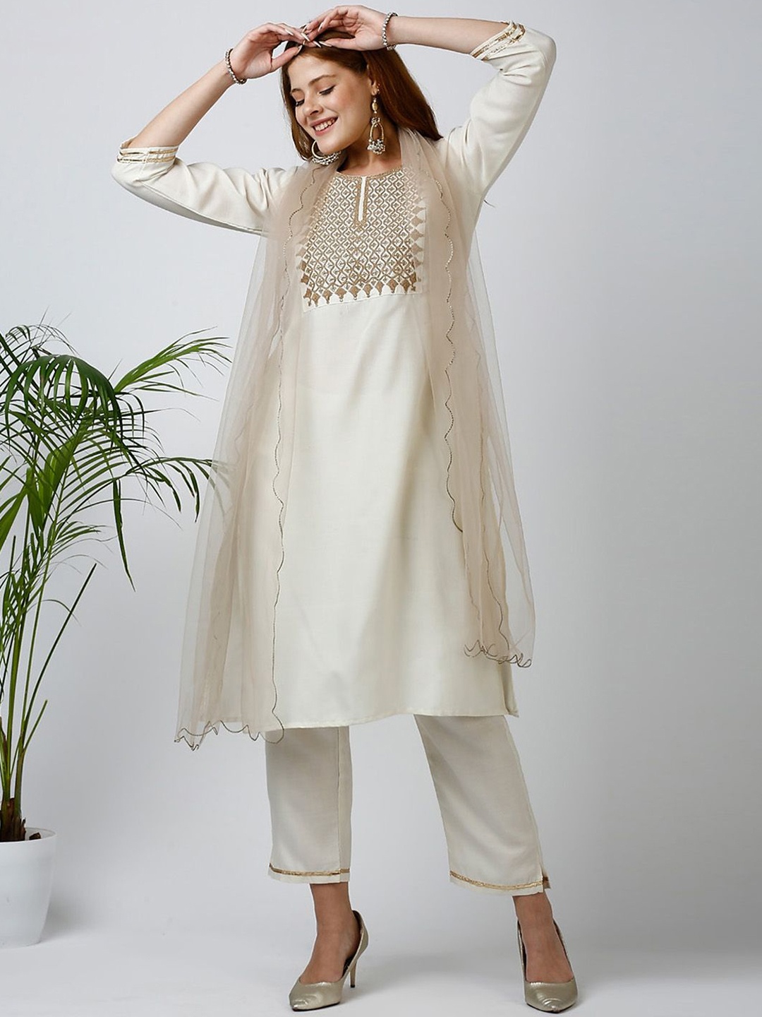 MORLY Embroidered Thread Work Straight Kurta with Trousers & With Dupatta, White
MORLY Embroidered Thread Work Straight Kurta with Trousers & With Dupatta, White