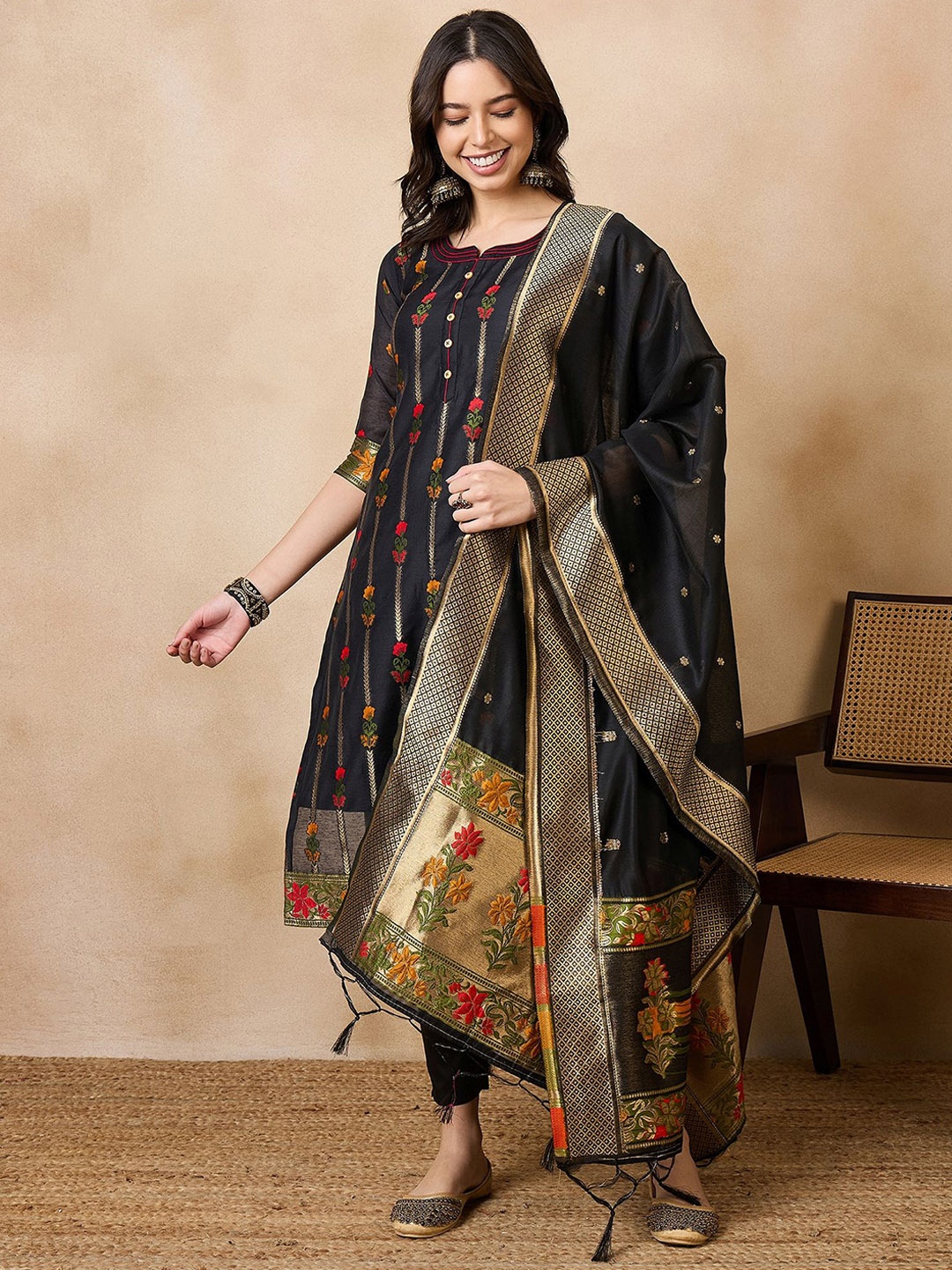 KAVINDI Floral Woven Design Chanderi Silk Straight Kurta &Trousers With Dupatta, Black
KAVINDI Floral Woven Design Chanderi Silk Straight Kurta &Trousers With Dupatta, Black