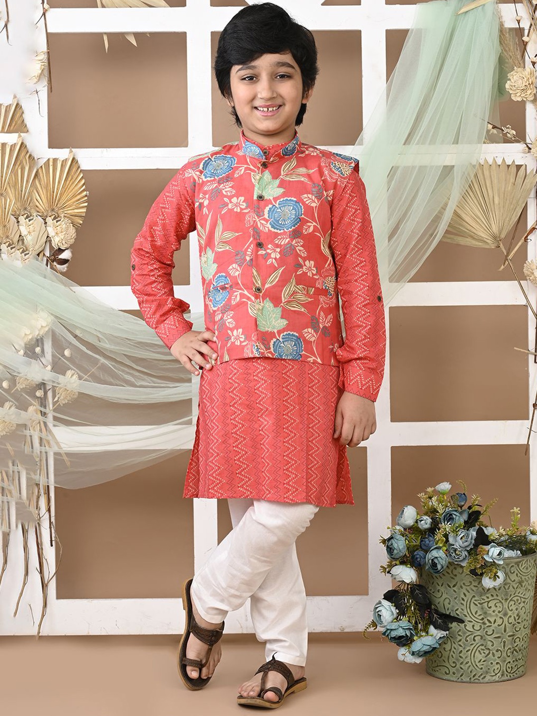 LIL PITAARA Boys Printed Pure Cotton Straight Kurta with Pyjamas With Nehru Jacket, Red
LIL PITAARA Boys Printed Pure Cotton Straight Kurta with Pyjamas With Nehru Jacket, Red