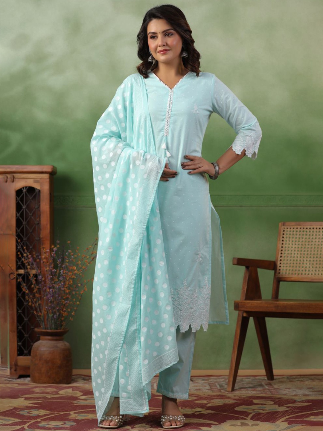 KALINI Floral Embroidered V-Neck Pure Cotton Straight Kurta with Trousers & Dupatta, Turquoise blue
KALINI Floral Embroidered V-Neck Pure Cotton Straight Kurta with Trousers & Dupatta, Turquoise blue
