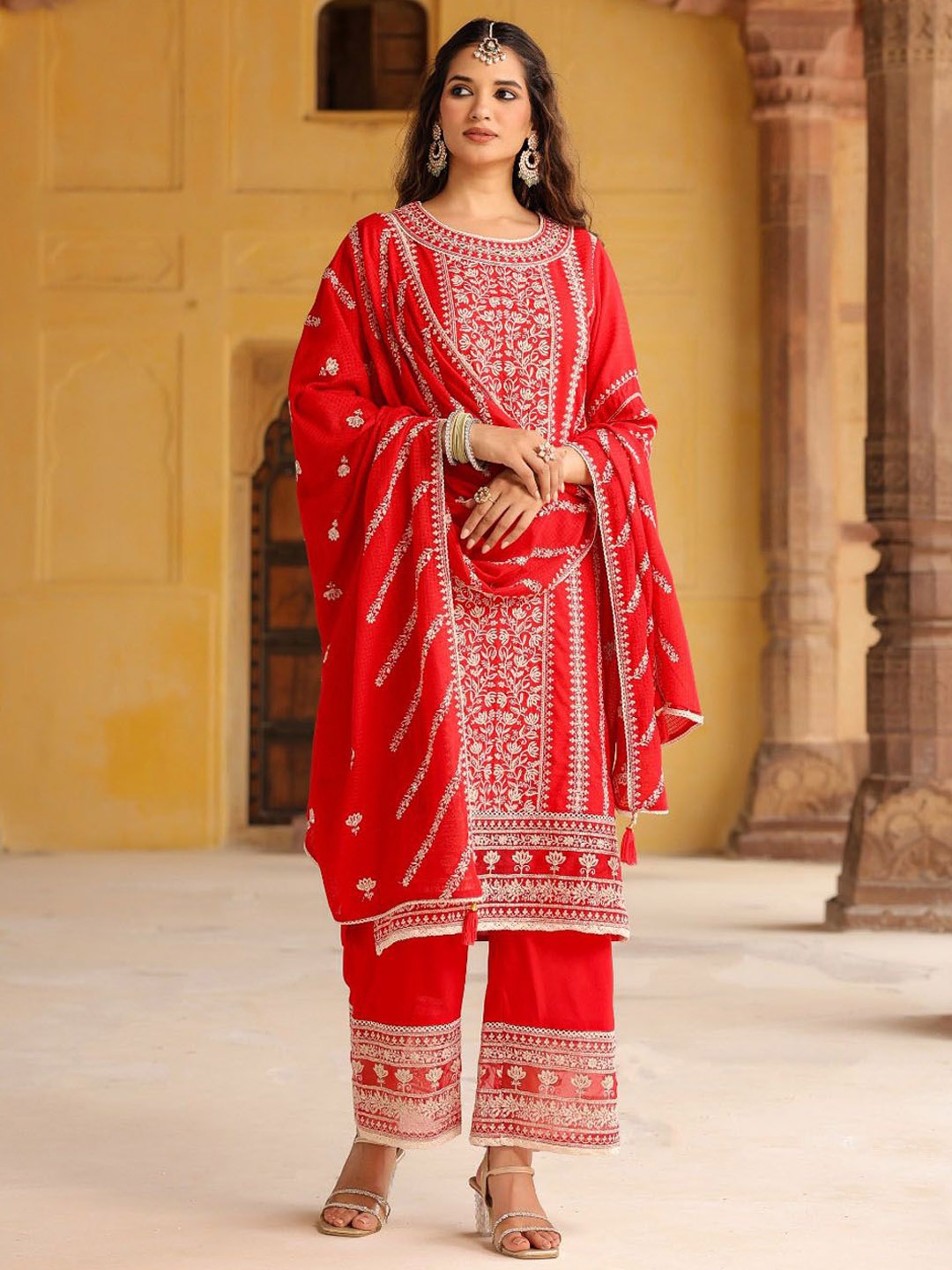 Meena Bazaar Ethnic Motifs Embroidered Thread Work Kurta with Trousers & Dupatta, Red
Meena Bazaar Ethnic Motifs Embroidered Thread Work Kurta with Trousers & Dupatta, Red