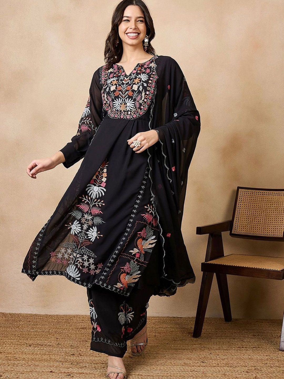 ATRAENTA Ethnic Motifs Embroidered Thread Work Straight Kurta With Trousers & Dupatta, Brown
ATRAENTA Ethnic Motifs Embroidered Thread Work Straight Kurta With Trousers & Dupatta, Brown