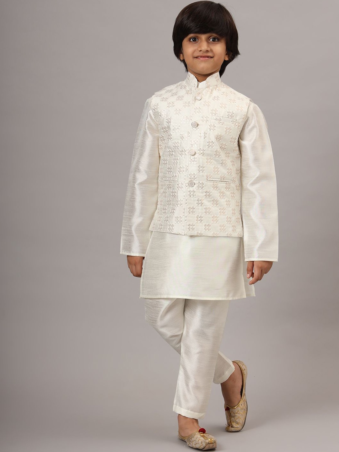 TAHVO Boys Mandarin Collar Straight Kurta with Trousers & Embroidered Nehru Jacket, Off white
TAHVO Boys Mandarin Collar Straight Kurta with Trousers & Embroidered Nehru Jacket, Off white