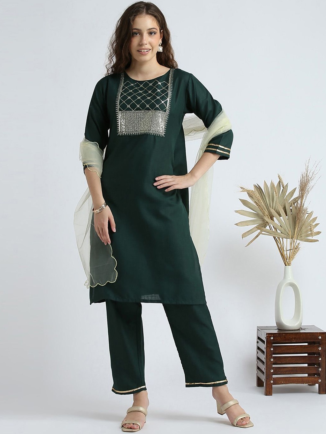 MORLY Floral Yoke Design Thread Work Straight Kurta with Trousers & With Dupatta, Green
MORLY Floral Yoke Design Thread Work Straight Kurta with Trousers & With Dupatta, Green