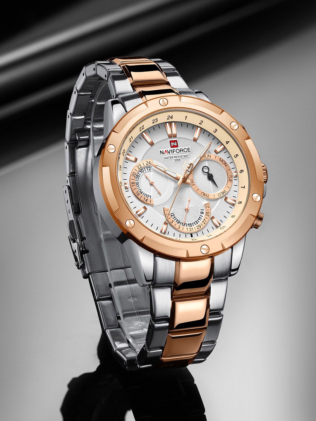 Naviforce Men Brass Embellished Dial & Stainless Steel Straps Analogue Chronograph Watch NF9196 SRGW, Silver
Naviforce Men Brass Embellished Dial & Stainless Steel Straps Analogue Chronograph Watch NF9196 SRGW, Silver