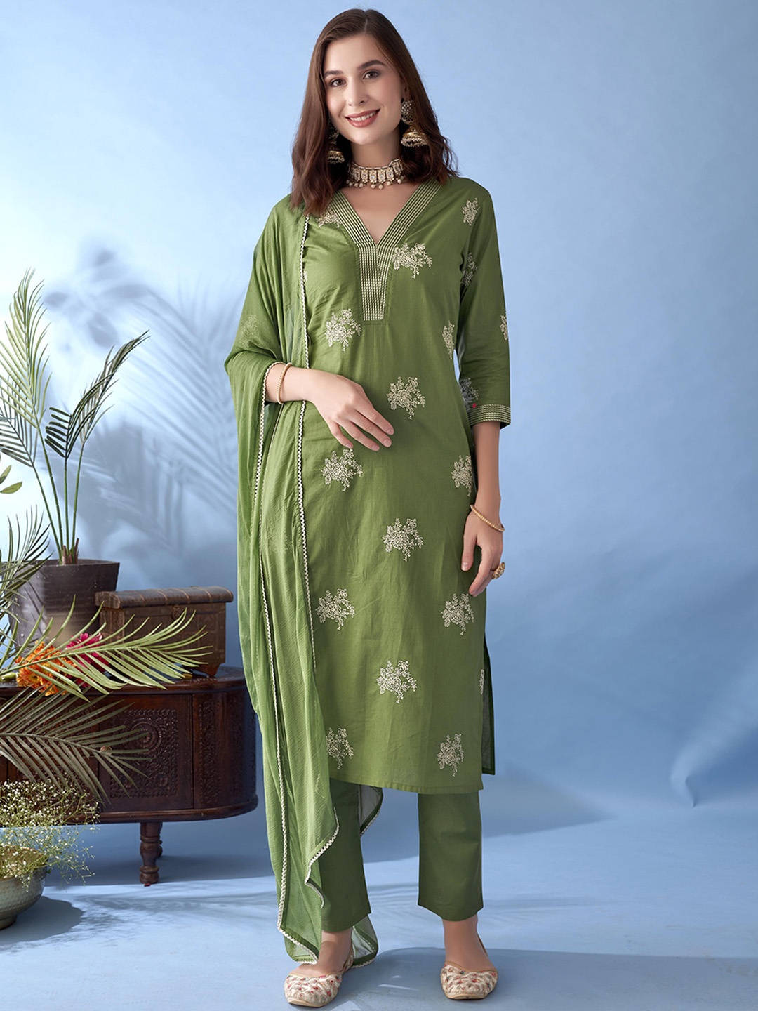 Anouk Floral Embroidered Thread Work Pure Cotton Straight Kurta With Trousers & Dupatta, Green
Anouk Floral Embroidered Thread Work Pure Cotton Straight Kurta With Trousers & Dupatta, Green