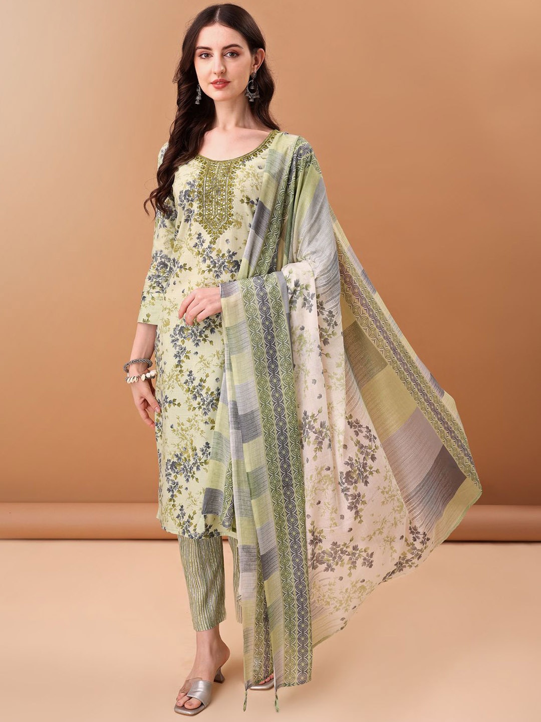 KALINI Floral Printed Round Neck Thread Work Straight Kurta With Trousers & Dupatta, Green
KALINI Floral Printed Round Neck Thread Work Straight Kurta With Trousers & Dupatta, Green