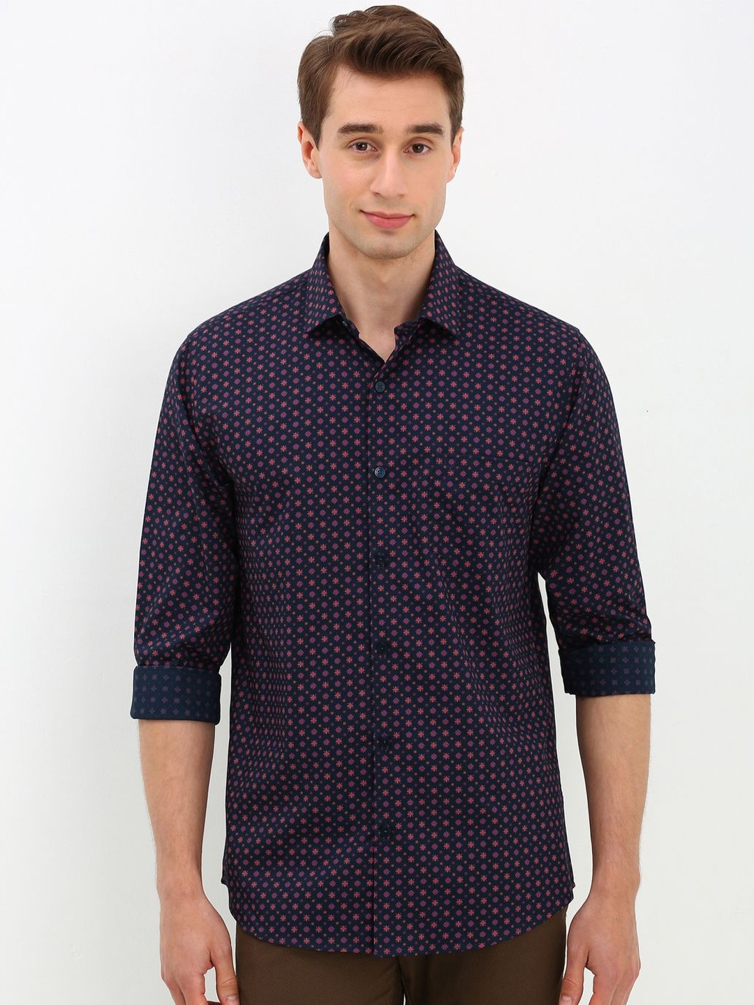 Allen Solly Men Spread Collar Micro Ditsy Printed Cotton Slim Fit Casual Shirt, Navy blue
Allen Solly Men Spread Collar Micro Ditsy Printed Cotton Slim Fit Casual Shirt, Navy blue