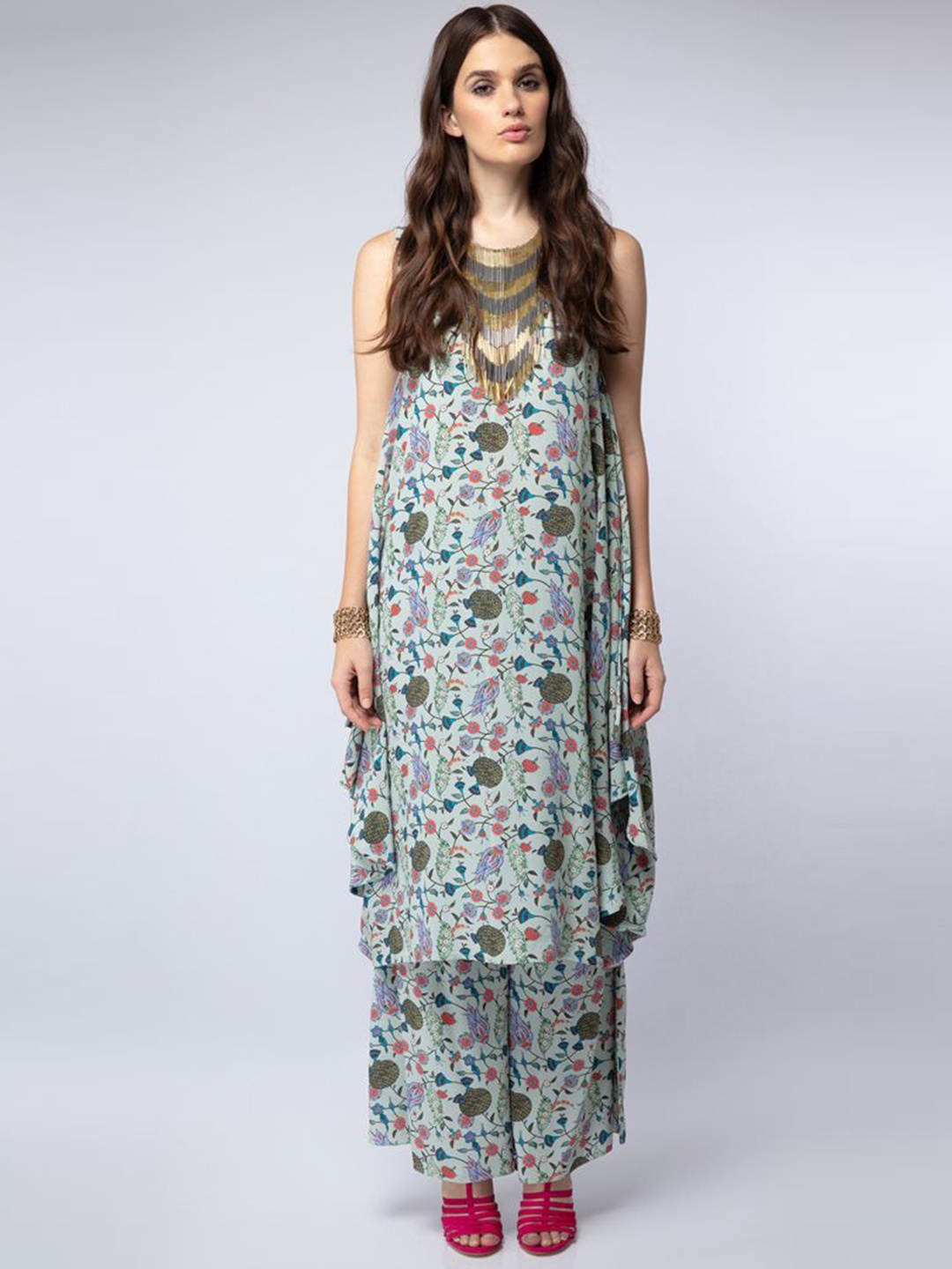 Payal Singhal Floral Printed Cowl Neck Regular A-Line Kurta with Palazzos, Blue
Payal Singhal Floral Printed Cowl Neck Regular A-Line Kurta with Palazzos, Blue