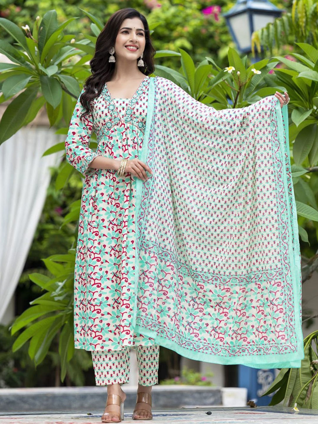 ARAVALII Floral Printed V-Neck Pure Cotton Anarkali Kurta with Trousers & With Dupatta, Sea green
ARAVALII Floral Printed V-Neck Pure Cotton Anarkali Kurta with Trousers & With Dupatta, Sea green