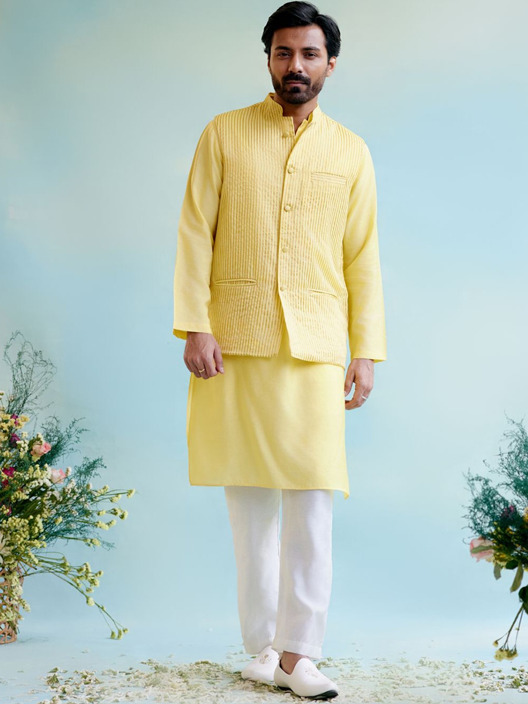NERO Gotta Patti Zari Detailing Mandarin Collar Chanderi Straight Kurta, Yellow
NERO Gotta Patti Zari Detailing Mandarin Collar Chanderi Straight Kurta, Yellow
