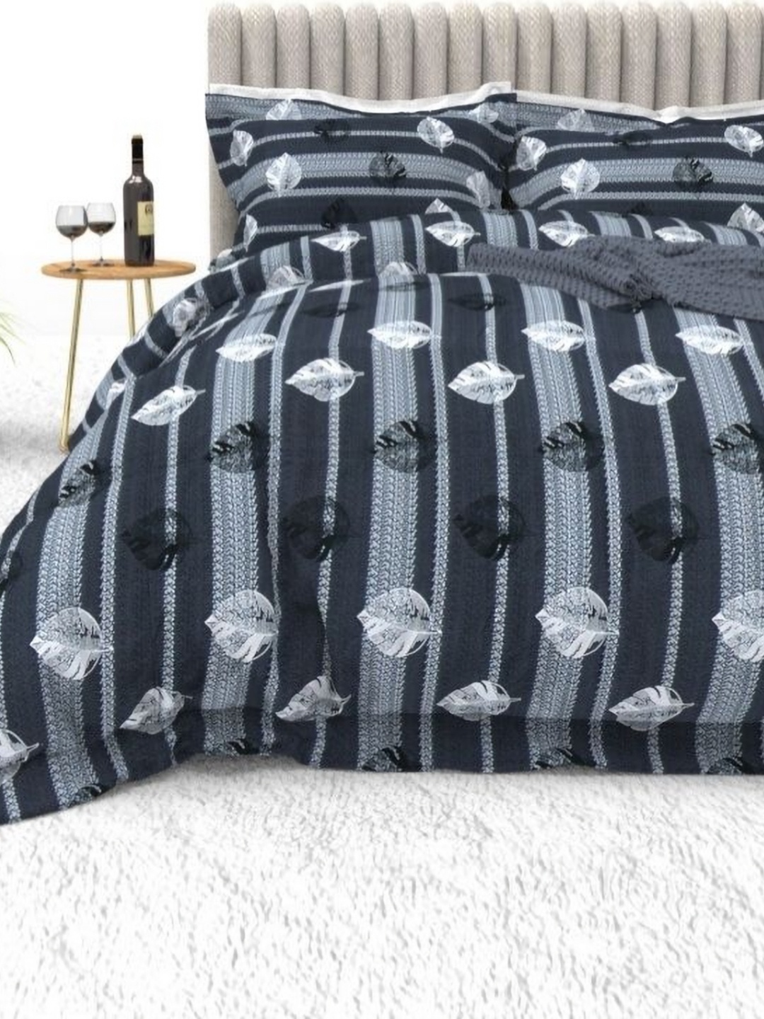THE WHITE MOSS Blue & White Printed 220 TC Cotton King Bedsheet with 2 Pillow Covers
THE WHITE MOSS Blue & White Printed 220 TC Cotton King Bedsheet with 2 Pillow Covers