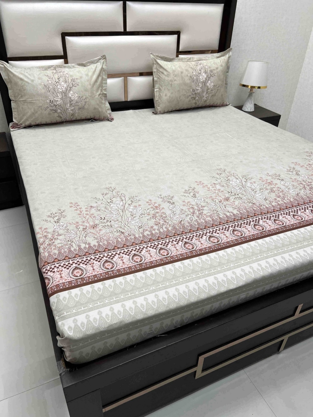 Pure Decor White & Black Floral Pure Cotton 330 TC King Bedsheet with 2 Pillow Covers
Pure Decor White & Black Floral Pure Cotton 330 TC King Bedsheet with 2 Pillow Covers