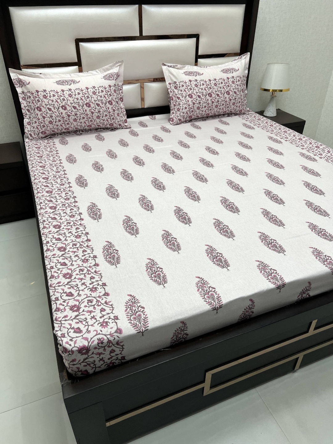 Pure Decor Pink & White Ethnic Printed 330 TC Cotton Queen Bedsheet with 2 Pillow Covers
Pure Decor Pink & White Ethnic Printed 330 TC Cotton Queen Bedsheet with 2 Pillow Covers