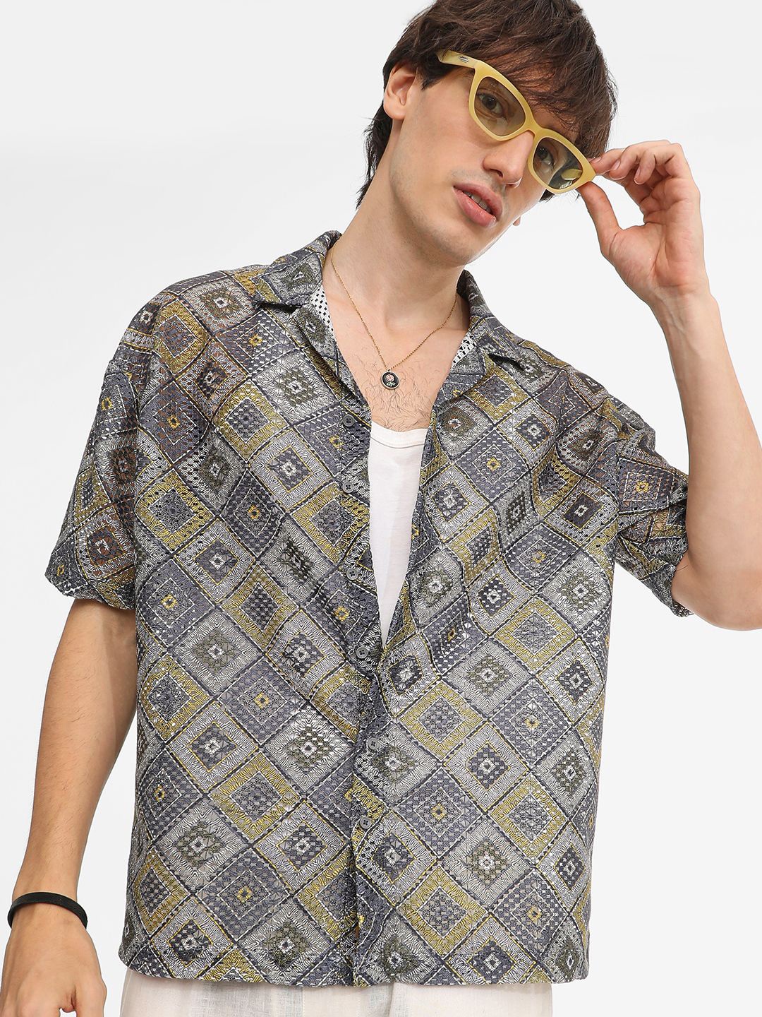Campus Sutra Men Comfort Spread Collar Geometric Printed Cotton Oversized Casual Shirt, Grey
Campus Sutra Men Comfort Spread Collar Geometric Printed Cotton Oversized Casual Shirt, Grey