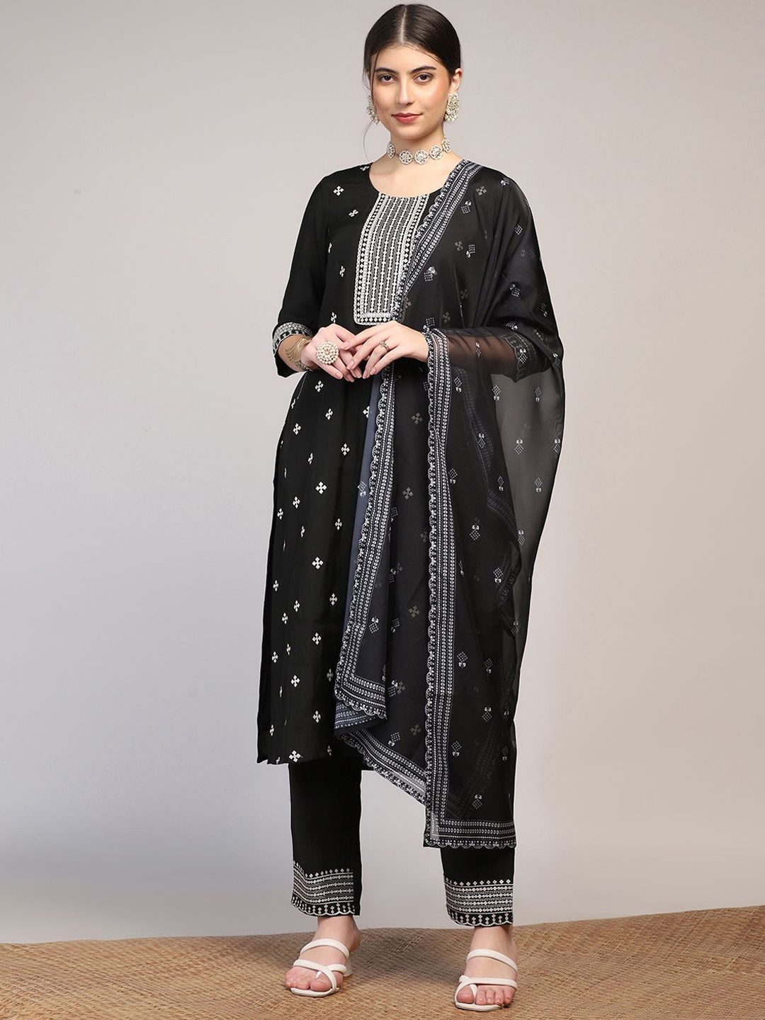 FASHION DREAM Ethnic Motifs Embroidered Straight Kurta with Trousers & Dupatta, Black
FASHION DREAM Ethnic Motifs Embroidered Straight Kurta with Trousers & Dupatta, Black