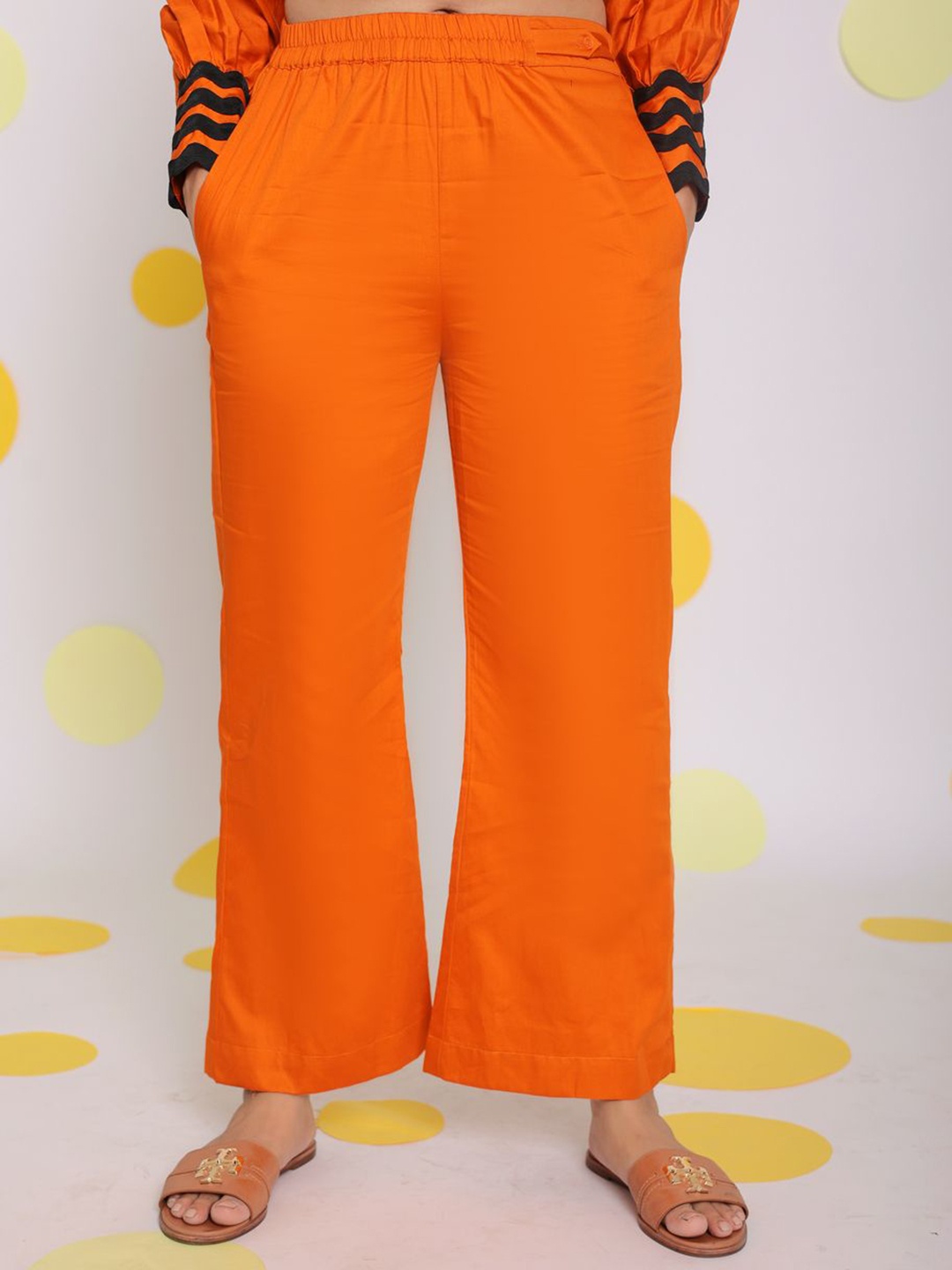 KAORI BY SHREYA AGARWAL Women Relaxed Straight Leg High-Rise Pure Cotton Trousers, Orange
KAORI BY SHREYA AGARWAL Women Relaxed Straight Leg High-Rise Pure Cotton Trousers, Orange