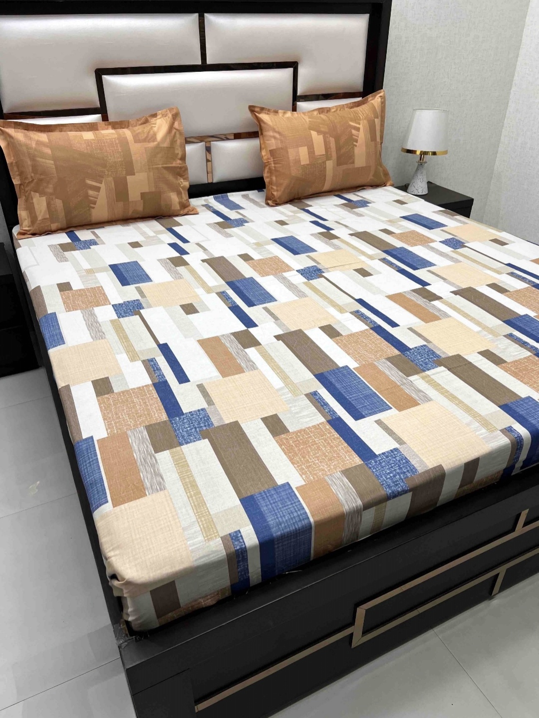 Pure Decor White & Blue Geometric Printed Cotton 330 TC King Bedsheet with 2 Pillow Covers
Pure Decor White & Blue Geometric Printed Cotton 330 TC King Bedsheet with 2 Pillow Covers