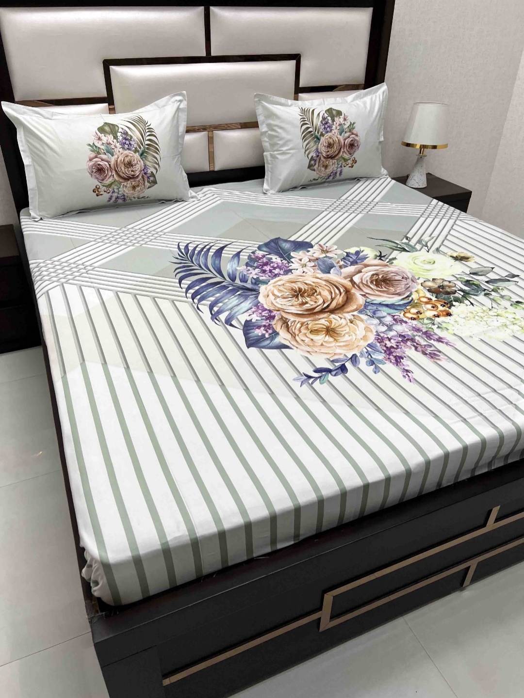 Pure Decor Majestic White Floral Printed 380 TC Cotton King Bedsheet with 2 Pillow Covers
Pure Decor Majestic White Floral Printed 380 TC Cotton King Bedsheet with 2 Pillow Covers