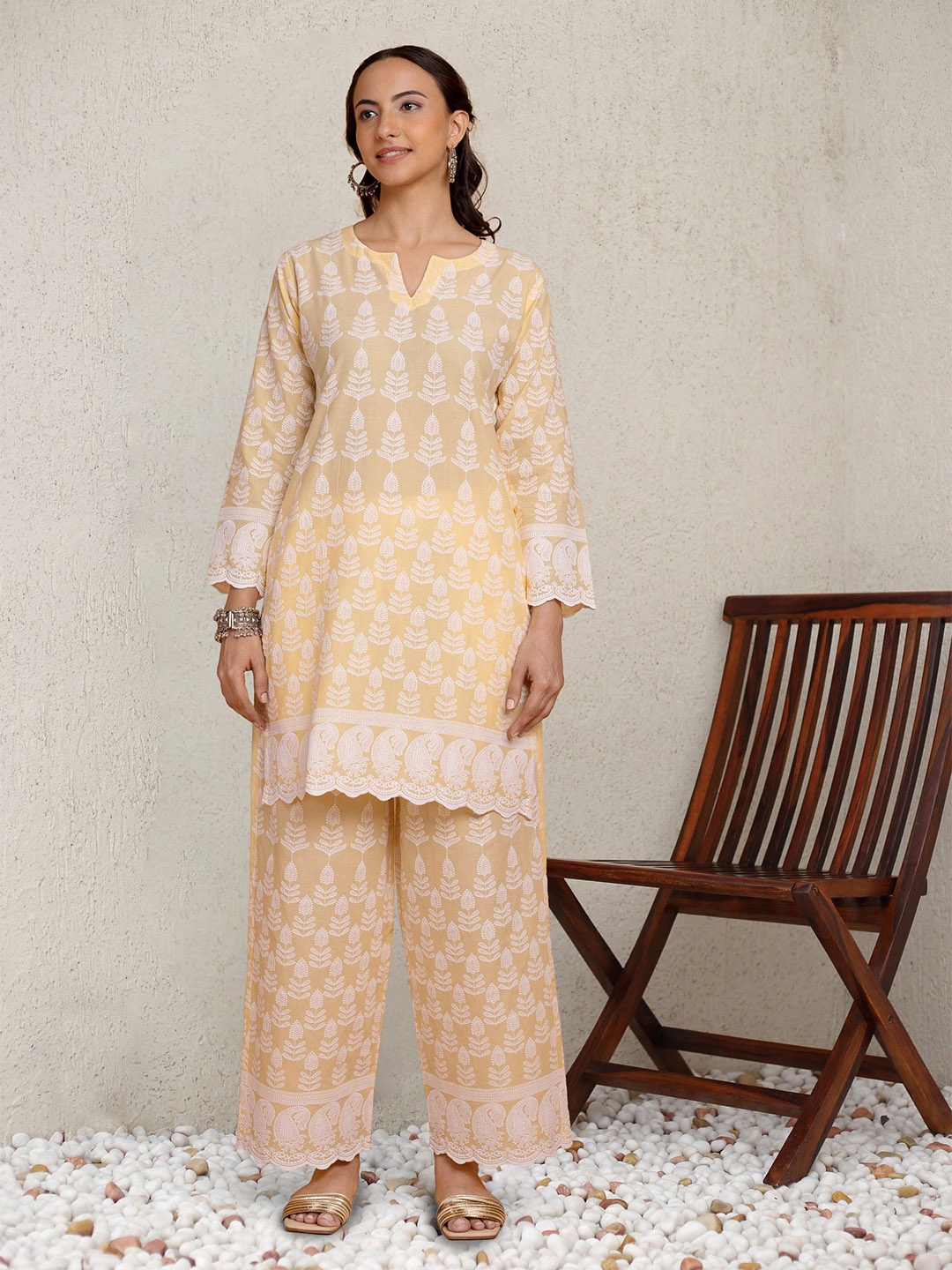 HOUSE OF KARI Floral Embroidered Chikankari Straight Kurta With Trousers, Yellow
HOUSE OF KARI Floral Embroidered Chikankari Straight Kurta With Trousers, Yellow