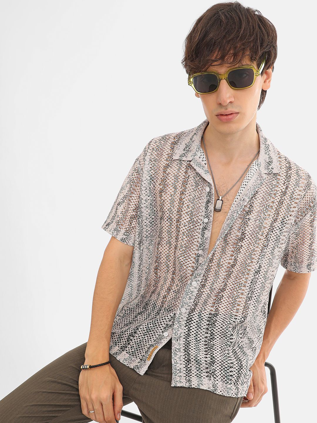 Campus Sutra Men Comfort Spread Collar Floral Printed Cotton Oversized Casual Shirt, White
Campus Sutra Men Comfort Spread Collar Floral Printed Cotton Oversized Casual Shirt, White