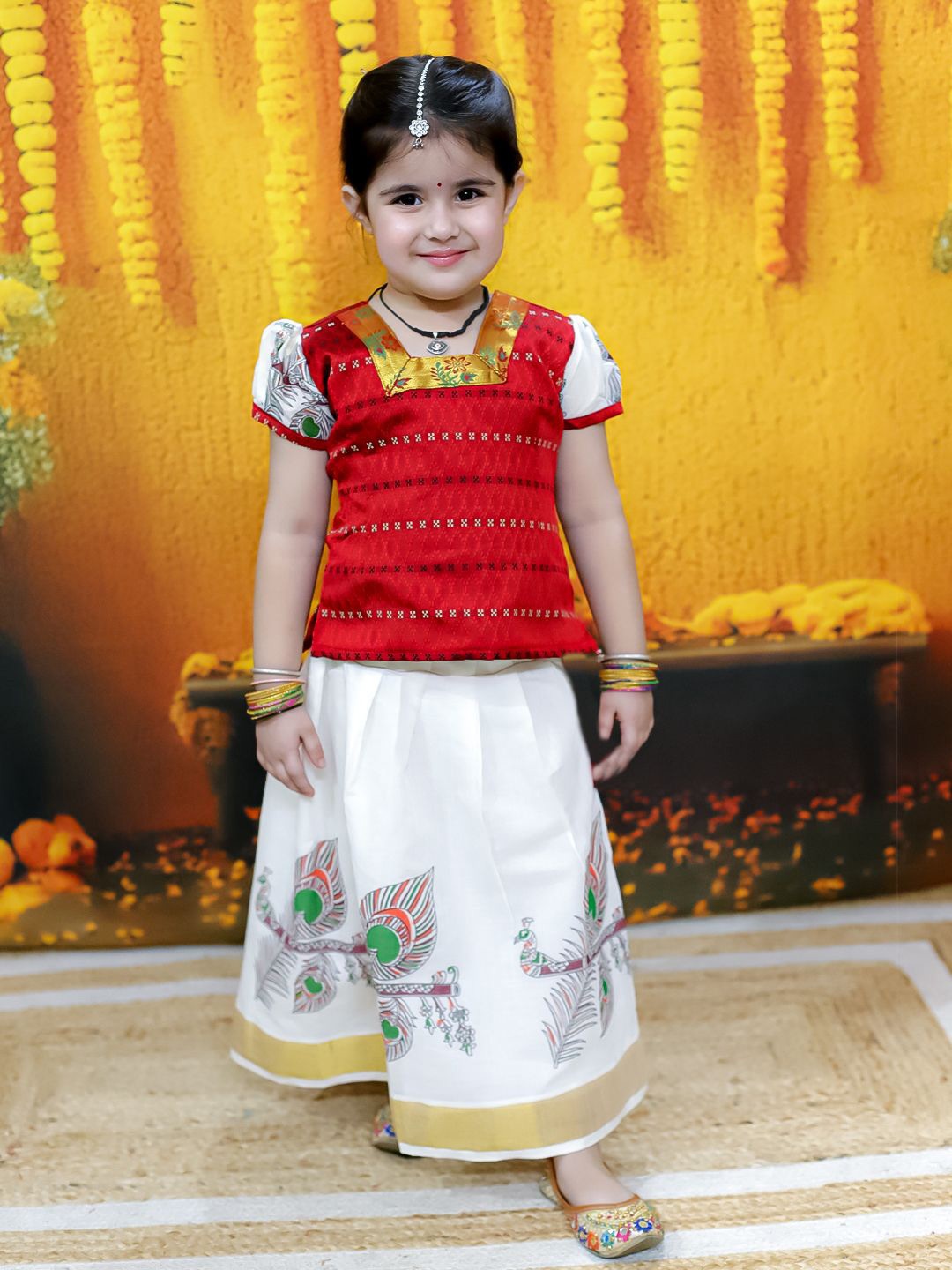 BownBee Girls Woven Design Puffed Sleeves Zari Ready to Wear Pavda Pattu Lehenga & Blouse, Red
BownBee Girls Woven Design Puffed Sleeves Zari Ready to Wear Pavda Pattu Lehenga & Blouse, Red