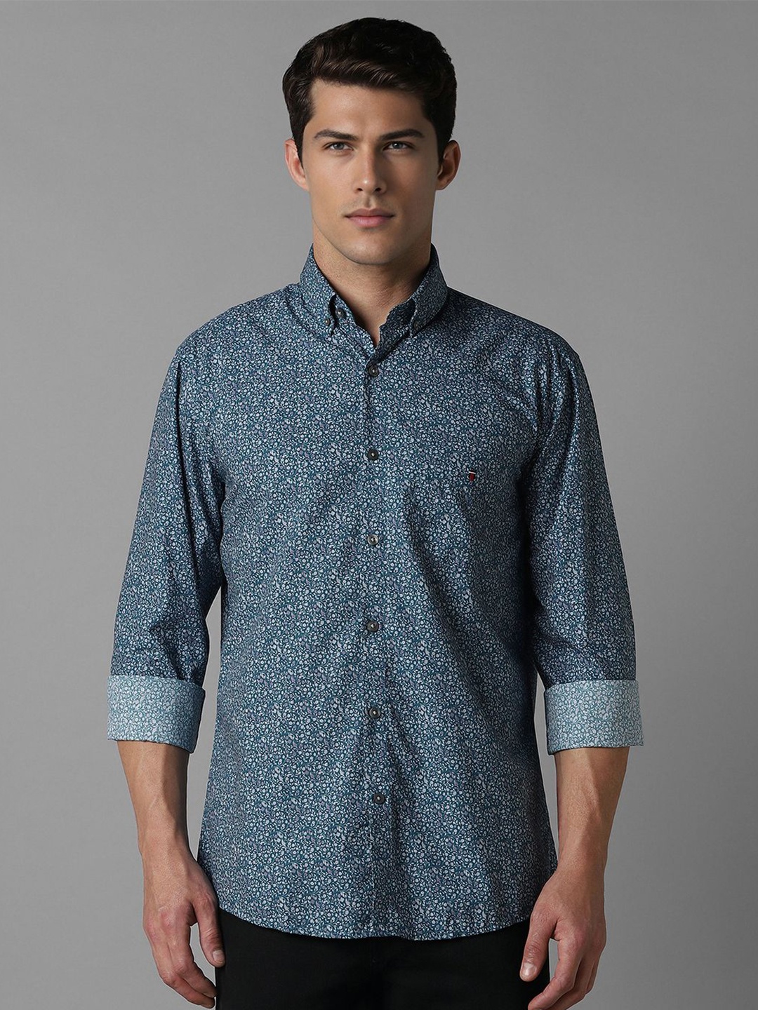 Louis Philippe Sport Men Button-Down Collar Floral Printed Cotton Slim Fit Casual Shirt, Blue
Louis Philippe Sport Men Button-Down Collar Floral Printed Cotton Slim Fit Casual Shirt, Blue