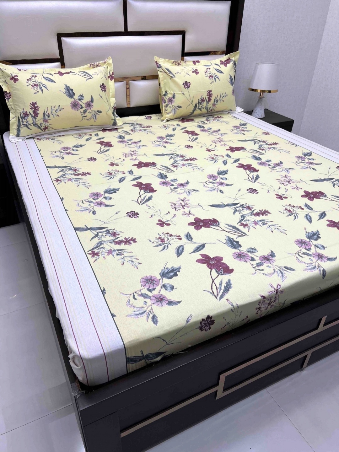Pure Decor Yellow & Brown Floral Pure Cotton 350 TC King Bedsheet with 2 Pillow Covers
Pure Decor Yellow & Brown Floral Pure Cotton 350 TC King Bedsheet with 2 Pillow Covers